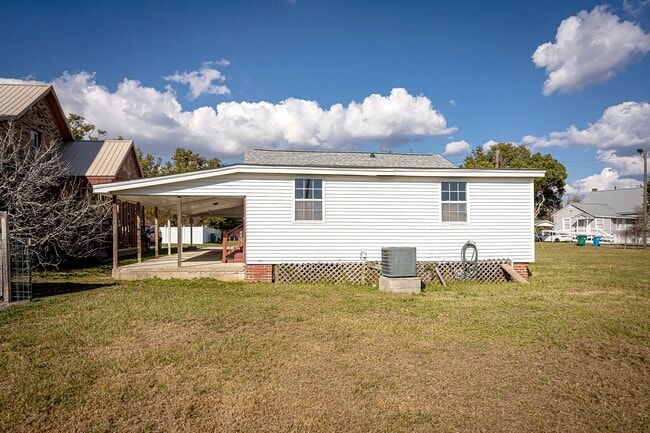 Building Photo - ADORABLE HOME FOR RENT