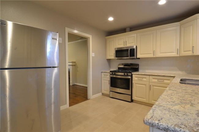 Building Photo - 6529 Del Norte Ln
