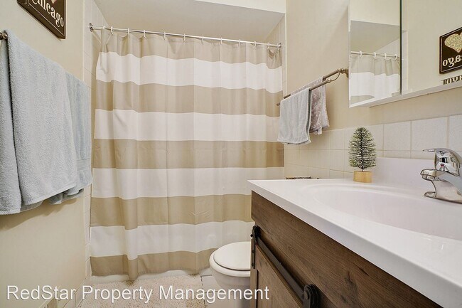 Foto del edificio - 7311 Sandalwood Dr