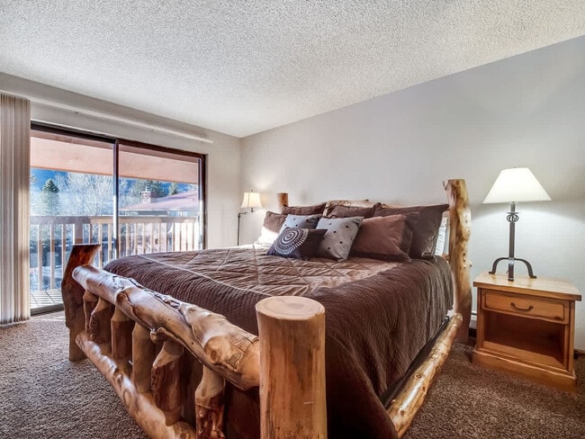 Foto del edificio - 743 Lagoon Dr