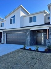 Building Photo - 1831 Lapis Ave