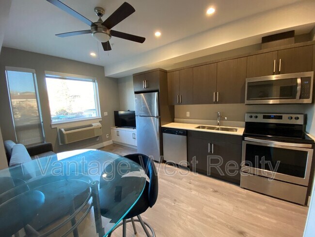 Photo du bâtiment - 925-925 Leon Ave