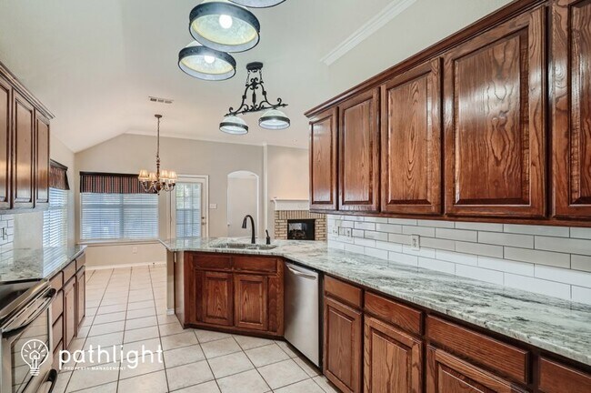 Building Photo - 4407 Shady Elm Dr