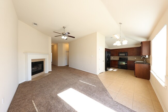 Building Photo - 7919 Woodbury Dr
