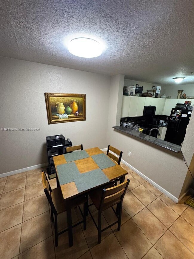 Foto del edificio - 7060 NW 177th St