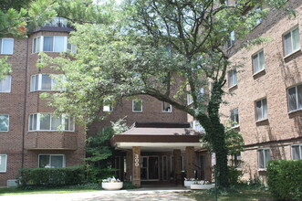 Building Photo - 300 S Roselle Rd