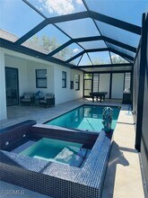 Building Photo - 505 E 8th St