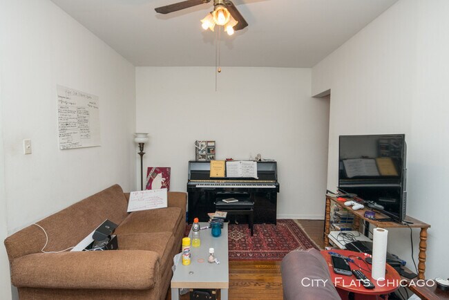 Building Photo - 3036 N Halsted St
