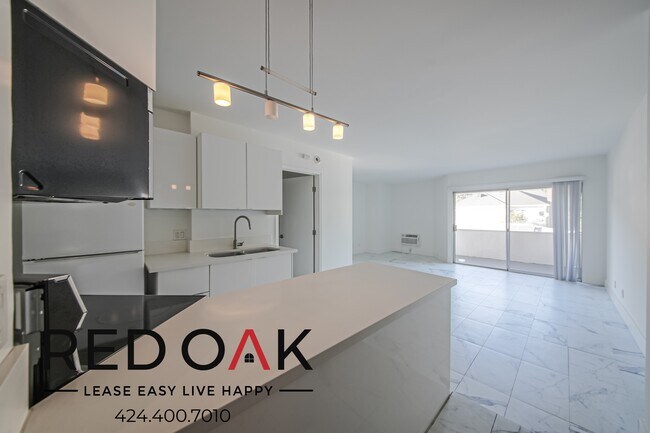 Building Photo - 3949 Los Feliz Blvd