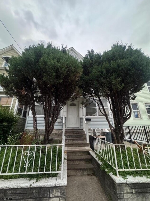 Primary Photo - 344 Washington Ave
