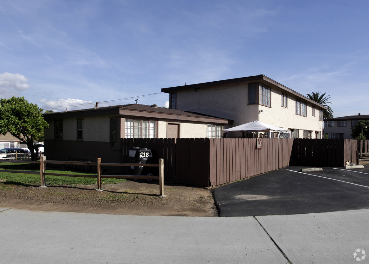 Building Photo - Burroughs Street Apartments