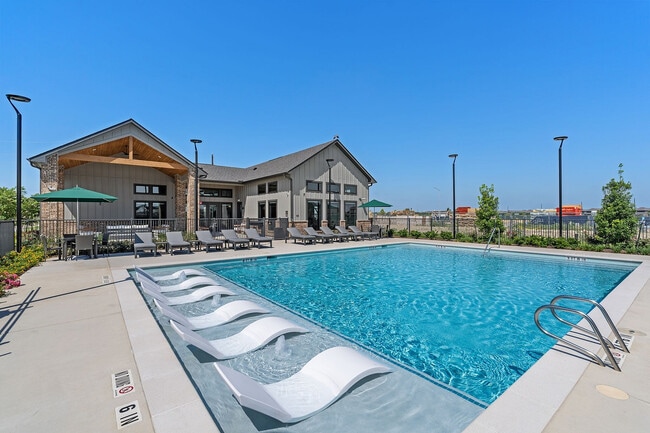 Building Photo - Summerwell Marvida