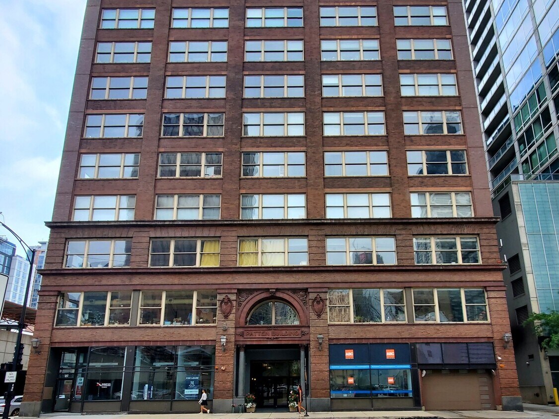 Primary Photo - 161 W Harrison St