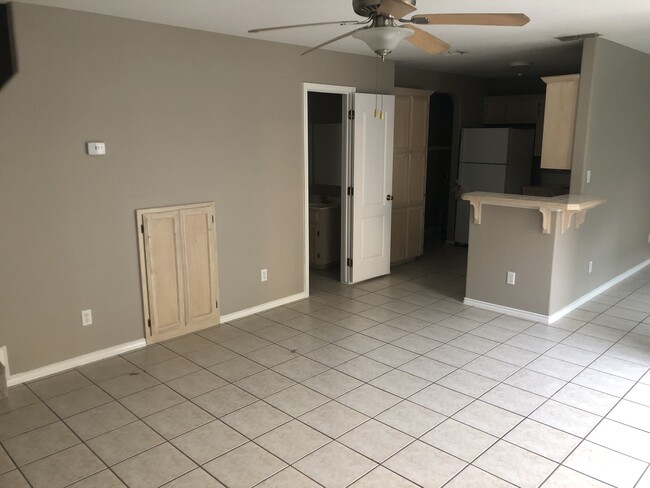 Building Photo - 717 Sonesta Dr