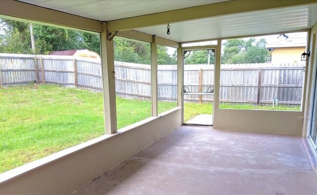 Building Photo - 2749 Sweet Springs St