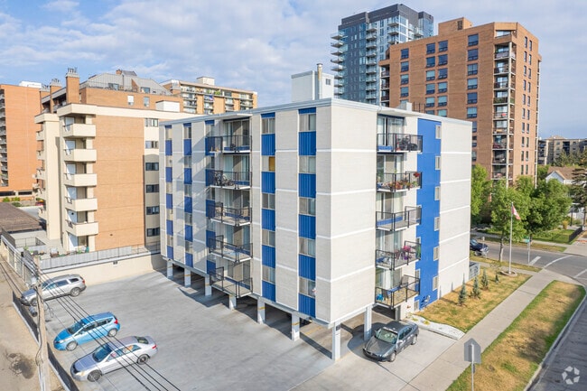 Photo du bâtiment - Park Royal Apartments