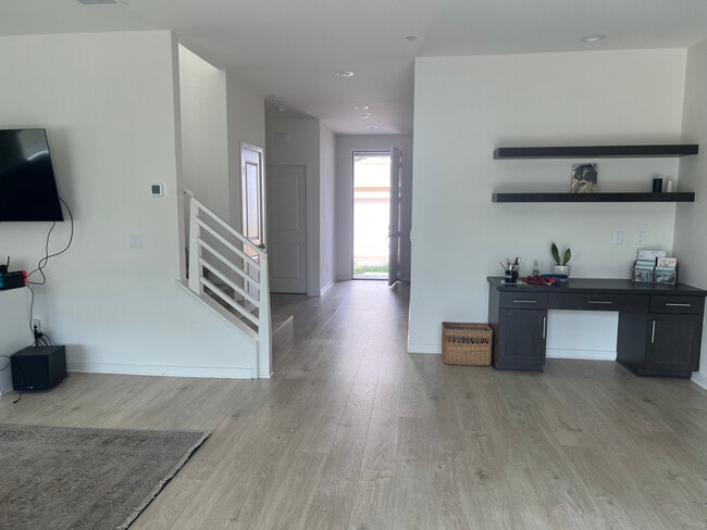 Foto del edificio - 12357 Van Gogh Pl