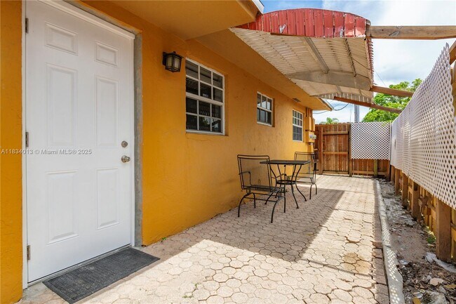 Foto del edificio - 208 SE 2nd St