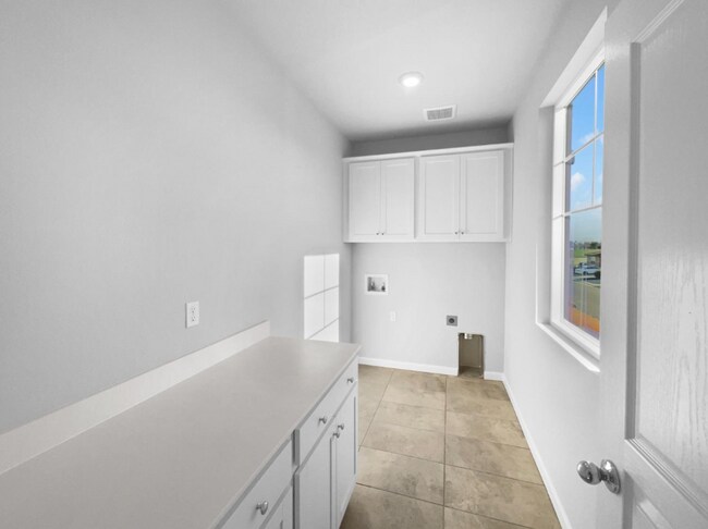 Foto del edificio - 8416 Tapies Way