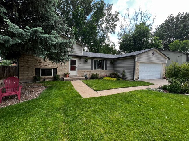Foto del edificio - Remodeled 4 Bedroom 2 Bathroom Home in Fort Collins!