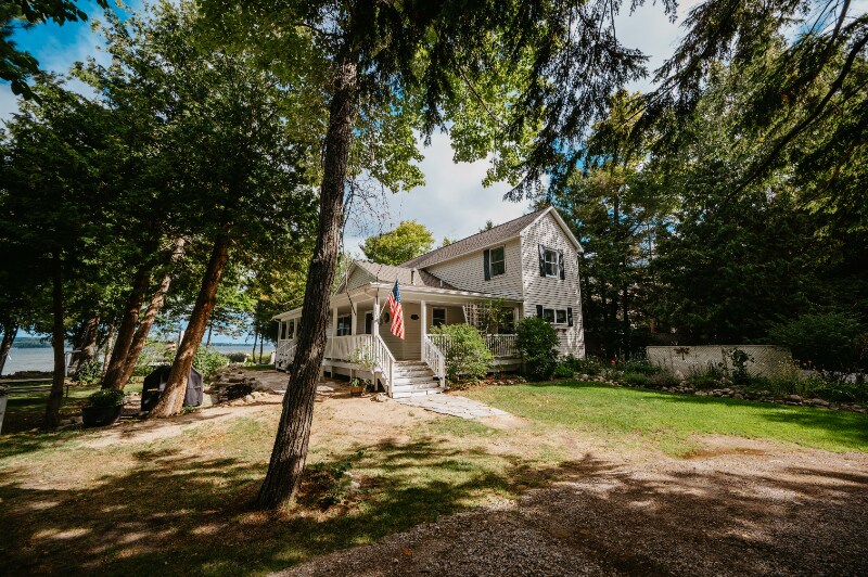 Primary Photo - 6801 E Birch Point Rd