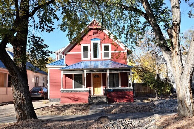 Building Photo - 938 White Ave