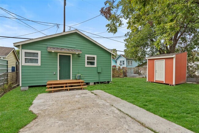 Building Photo - 4519 Beggs St