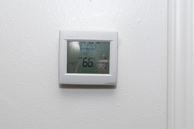 Building Photo - 1106 N 5th St