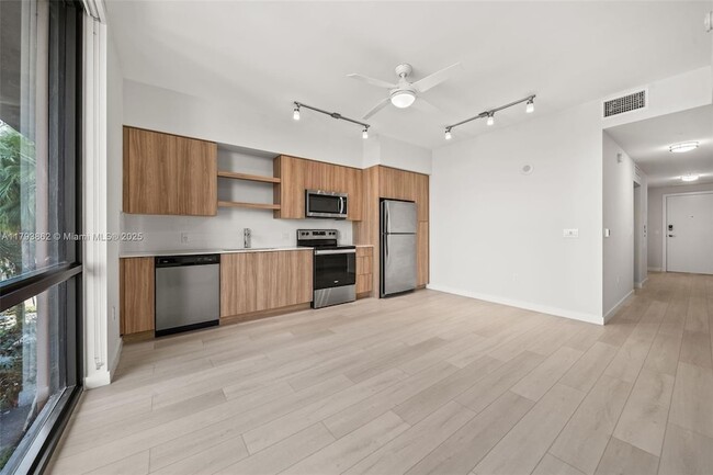 Foto del edificio - 555 NE 8th St