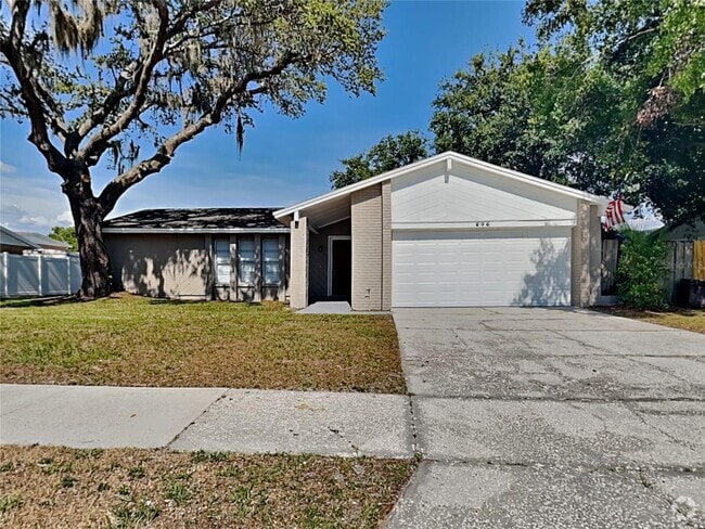 Building Photo - 646 Pine Forest Dr
