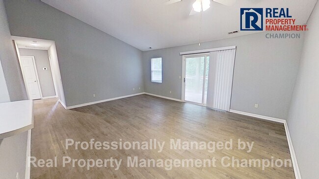 Foto del edificio - 3 BD/2 BA Upper Unit Condo in Hawthorne Pa...