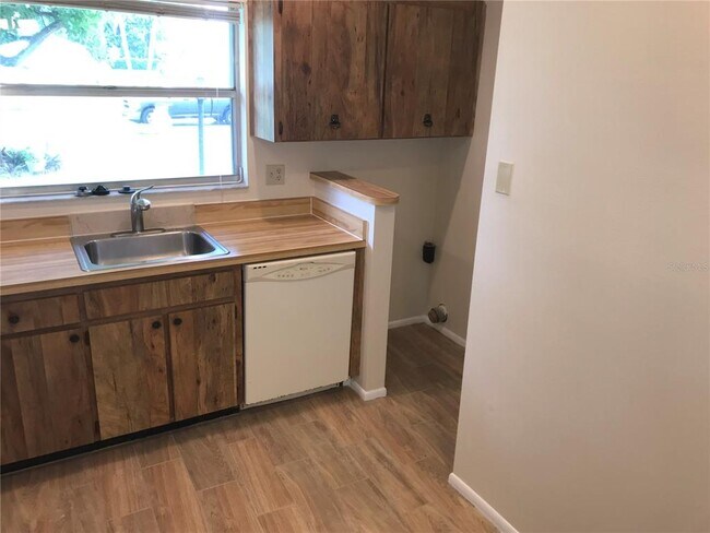 Foto del edificio - 3705 34th Ave Dr W