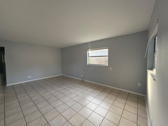 Building Photo - 6804 S Wall St