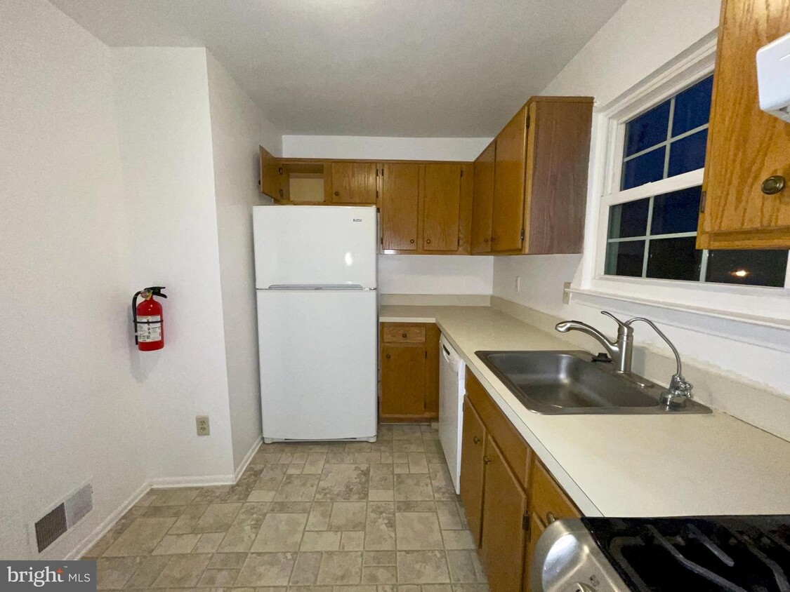 712 Woodchip Rd, Lumberton, NJ 08048 Room for Rent in Lumberton, NJ
