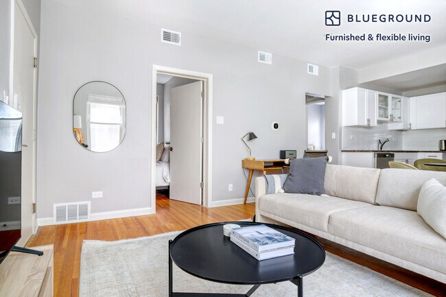 Foto del edificio - 850 W Barry Ave