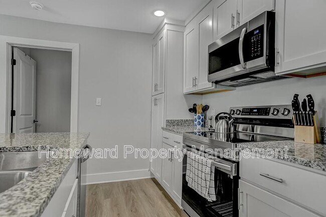 Building Photo - 731 Layne Dr