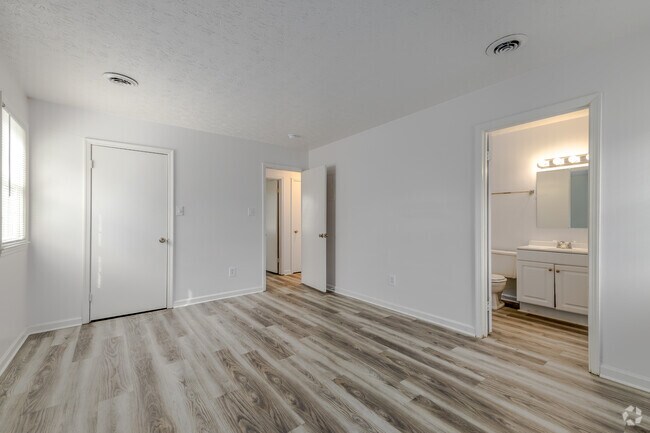2 habitaciones, 1,5 baños - 1100 pies cuadrados - Dormitorio principal - Fox Run Cottages