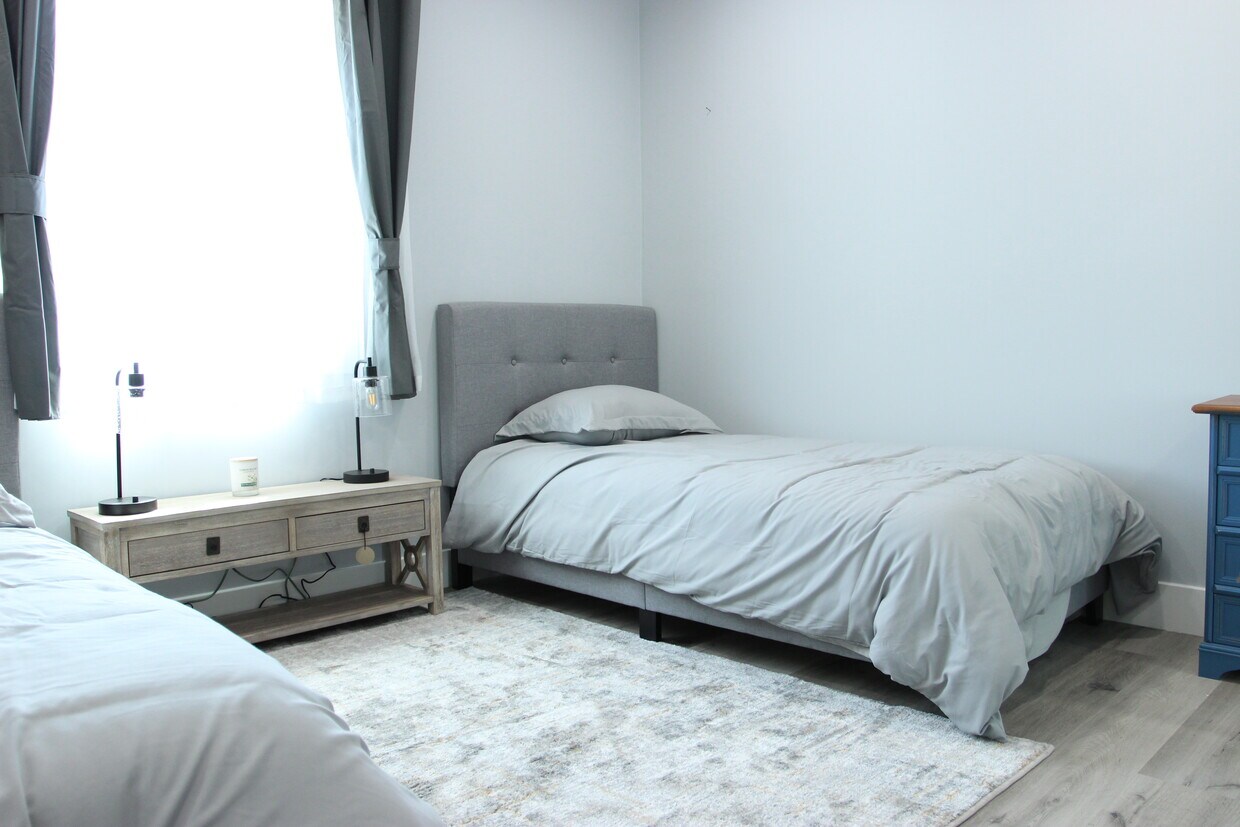 Foto principal - 433 S Wilton Pl