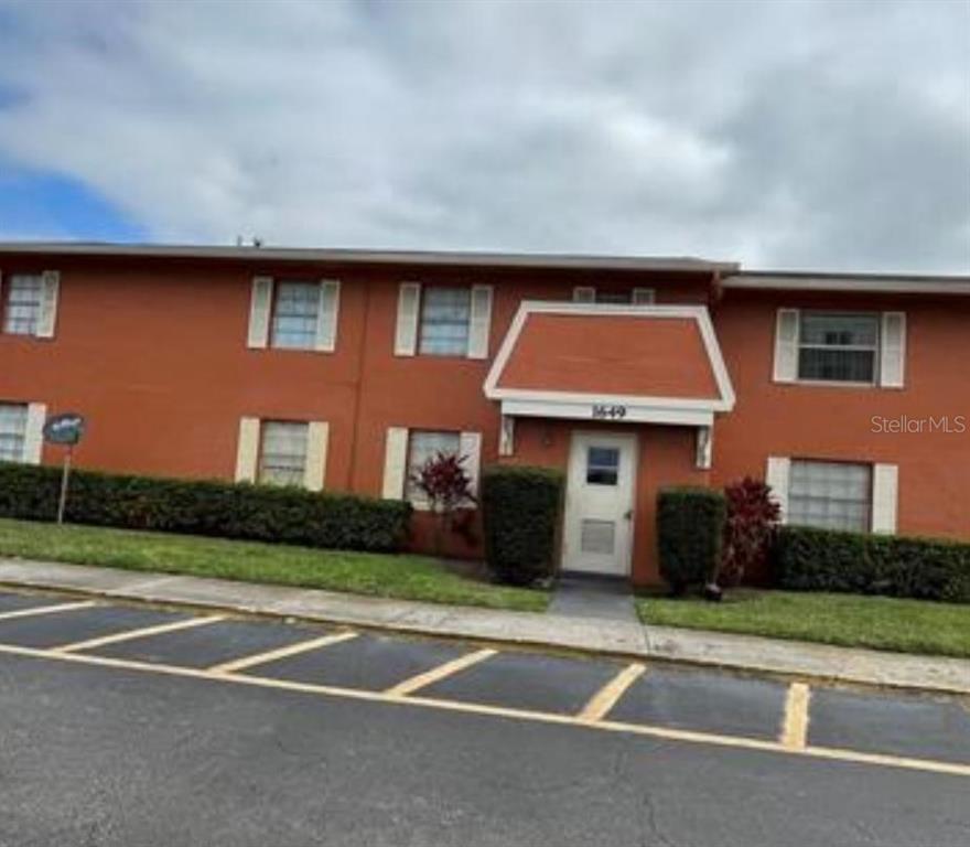 Foto principal - 1649 W Oak Ridge Rd