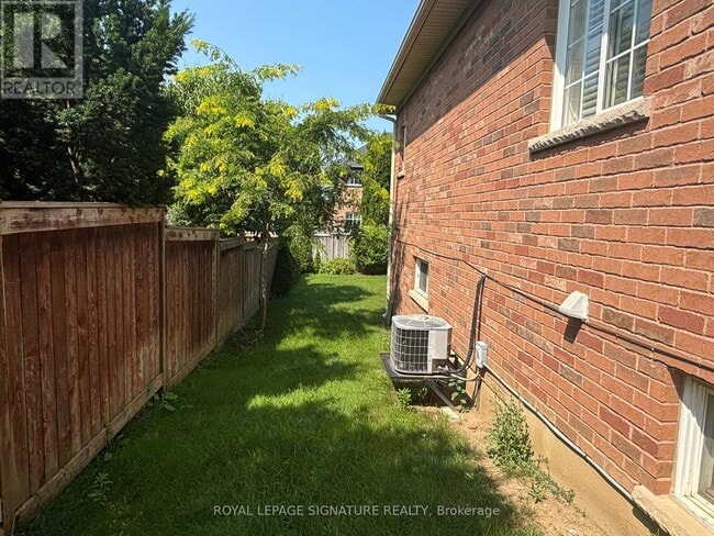 Building Photo - 72 Velmar Dr