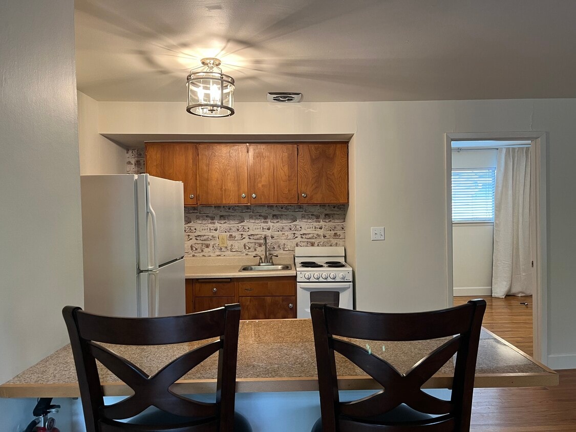 Primary Photo - 723 K St SE