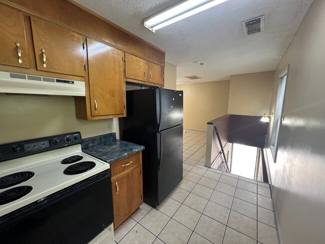 Building Photo - 2508 11th Ct
