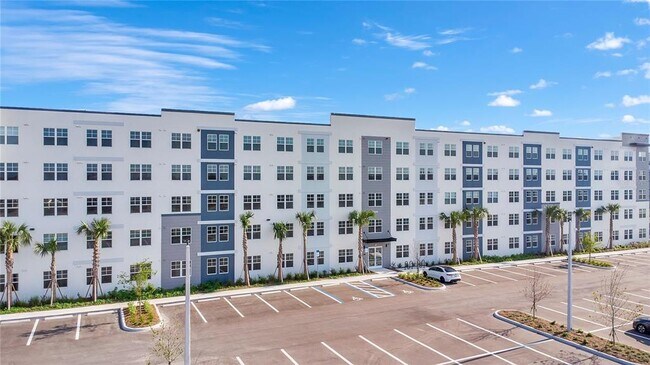 Foto del edificio - 5579 Millennia Park Dr