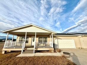 Building Photo - 1085 Orion Rd