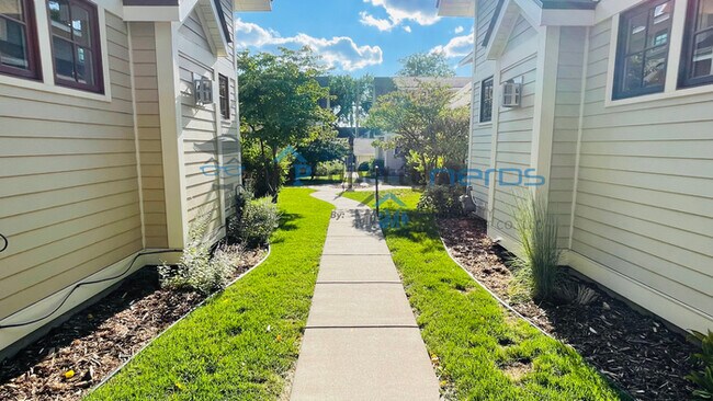 Building Photo - PERFECT MODERN 3 BD AND 2 BATH HOME