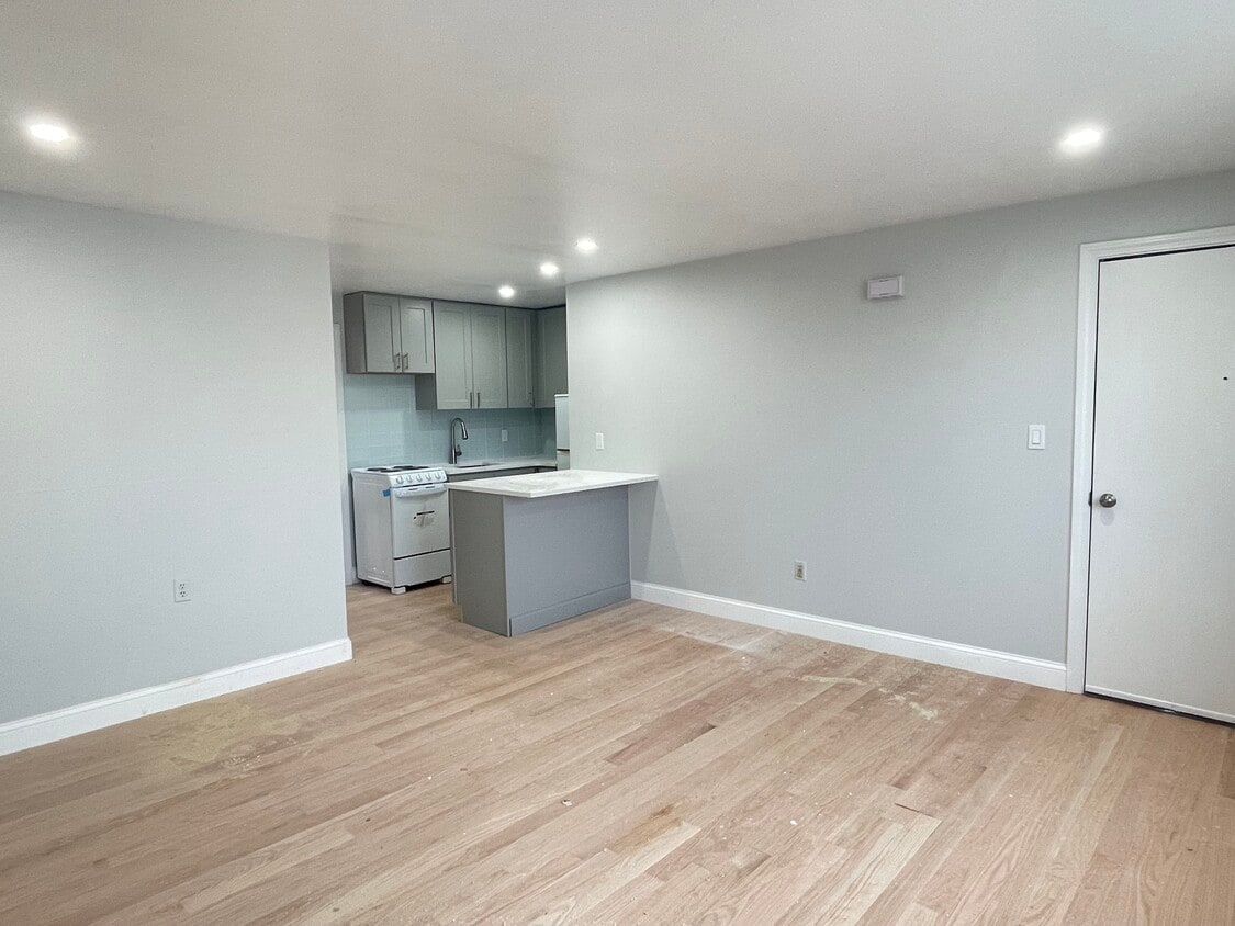 23 Claremont Ave Unit D, Quincy, MA 02169 Condo for Rent in Quincy, MA