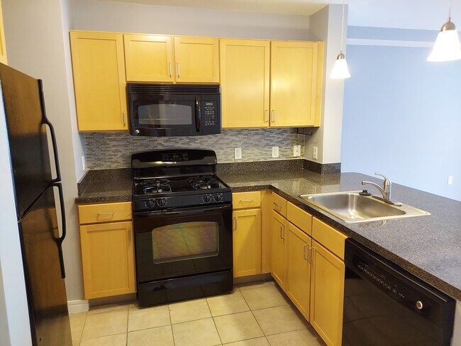 Kitchen - 800 4th St SW