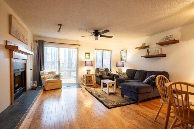 Building Photo - 74 Dunvegan Wds Dr