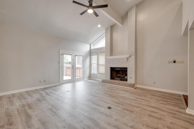 Building Photo - 8141 Forest Mesa Dr