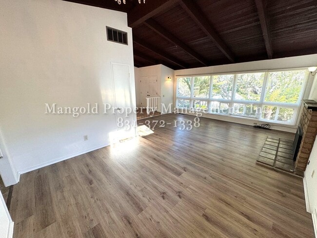 Building Photo - Great Home Located in Monterey Neighborhoo...